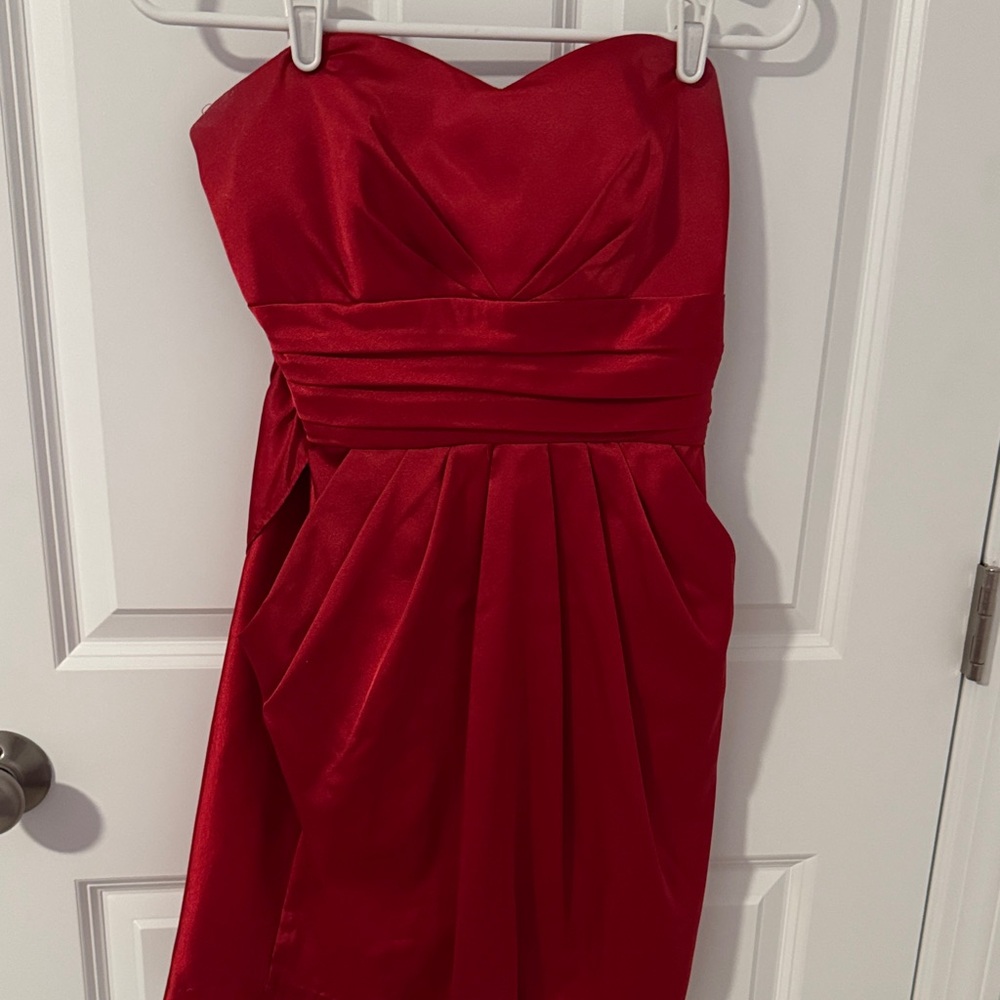 Elegant Red Strapless Dress
